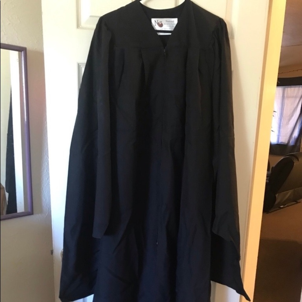 6’2” master gown and cap